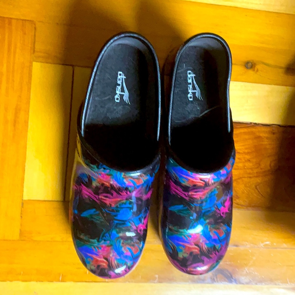 Dansko multicolored clogs size 41. Pre-owned.